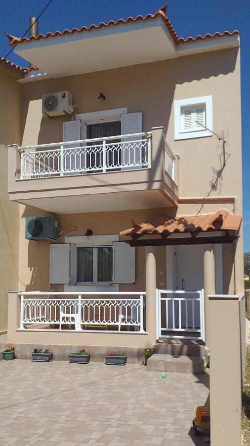 Toulas House Elíka Exterior photo